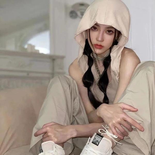商谍